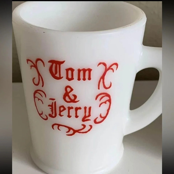 4 McKee Tom and Jerry White Milk Glass Christmas Holiday Coffee Cup Mug Vintage - Picture 2 of 8